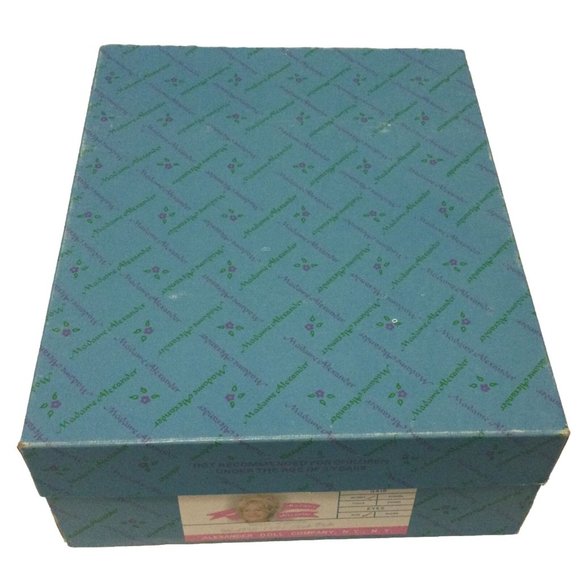 Madame Alexander MADC 1991 Club Doll- Miss Liberty with box And Pin - Picture 12 of 12